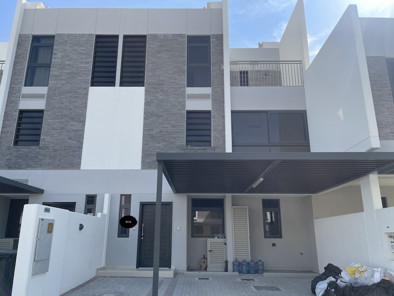 Singal row | Huge | Ready to move | 5 Bed Villa